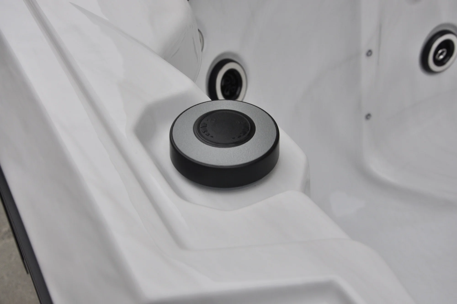 LAXspa 6 - Eco-Paket - Whirlpool für 6 Personen mit 1 Liege